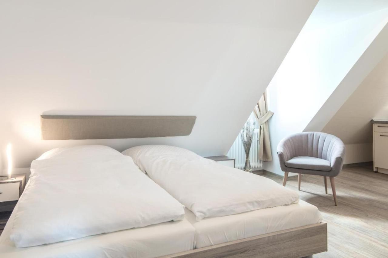 Gutshotel Weingut Schloss Reinhartshausen エルトフィレ エクステリア 写真