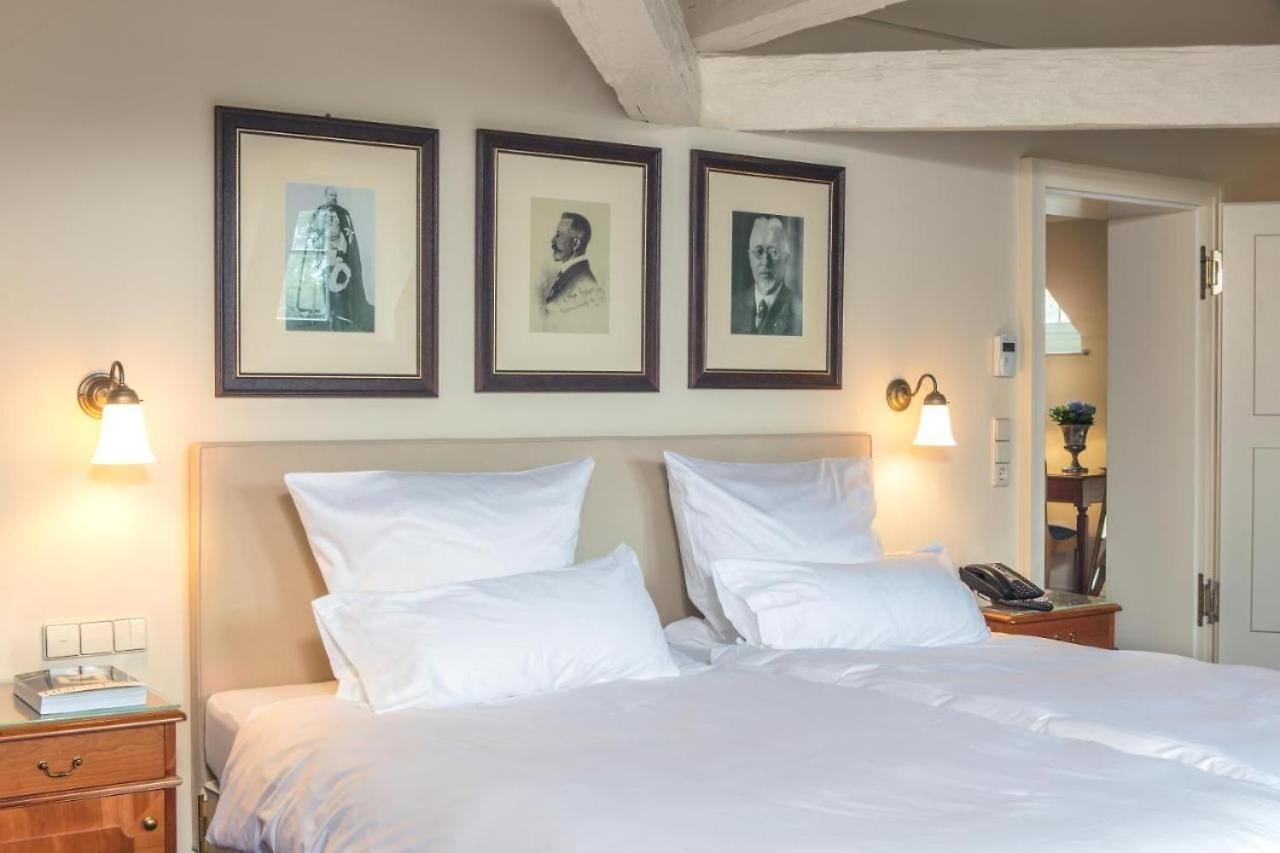 Gutshotel Weingut Schloss Reinhartshausen エルトフィレ エクステリア 写真